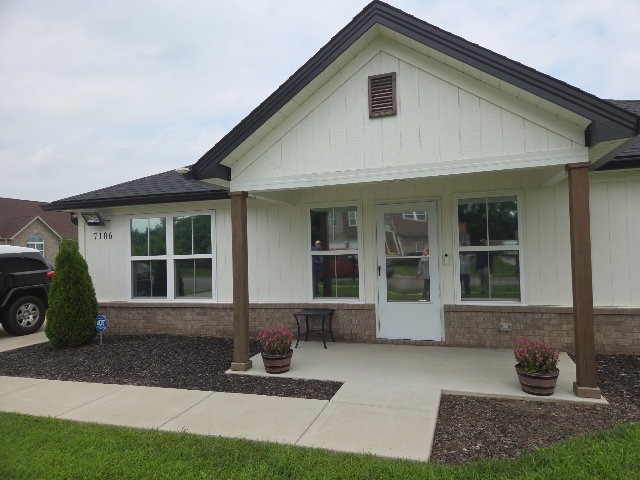7106 James Madison Way 3 Bedroom 2 Bath 40272